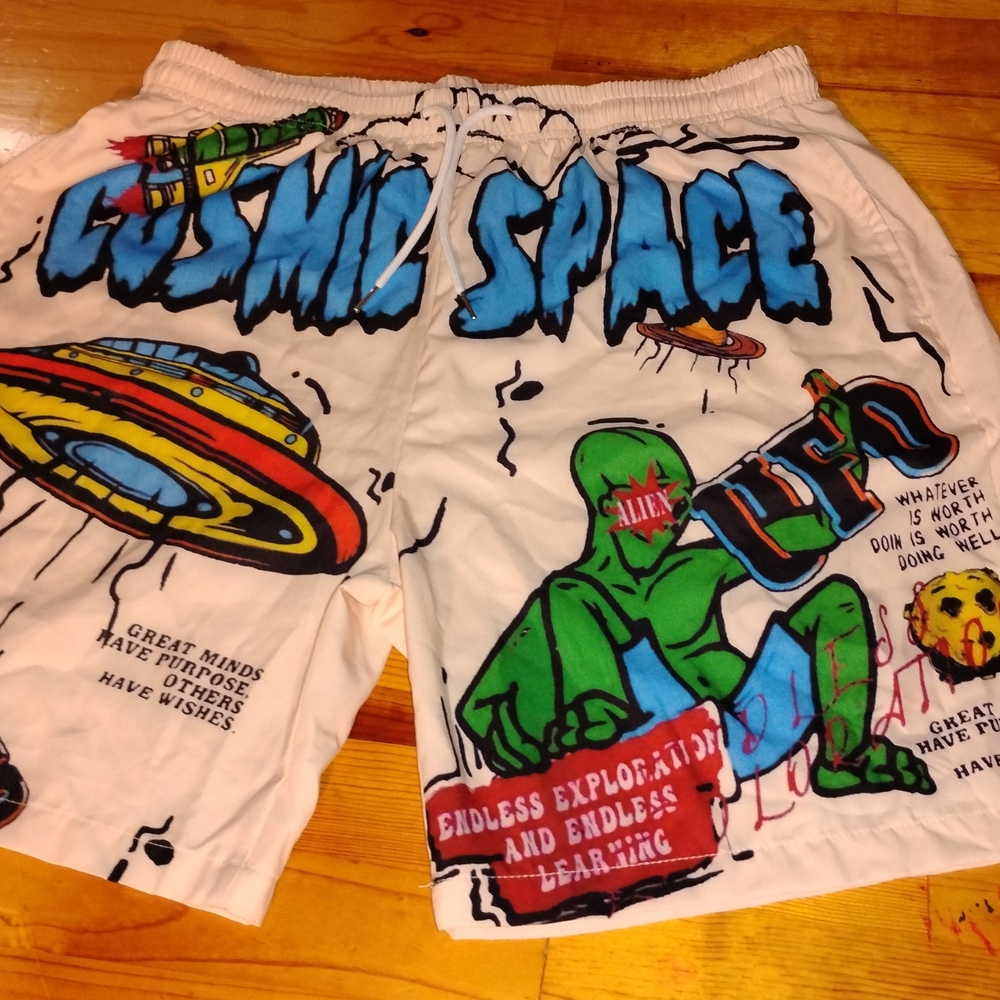 ROMWE Cosmic Space Graphic Men's Shorts - White and Multicolor